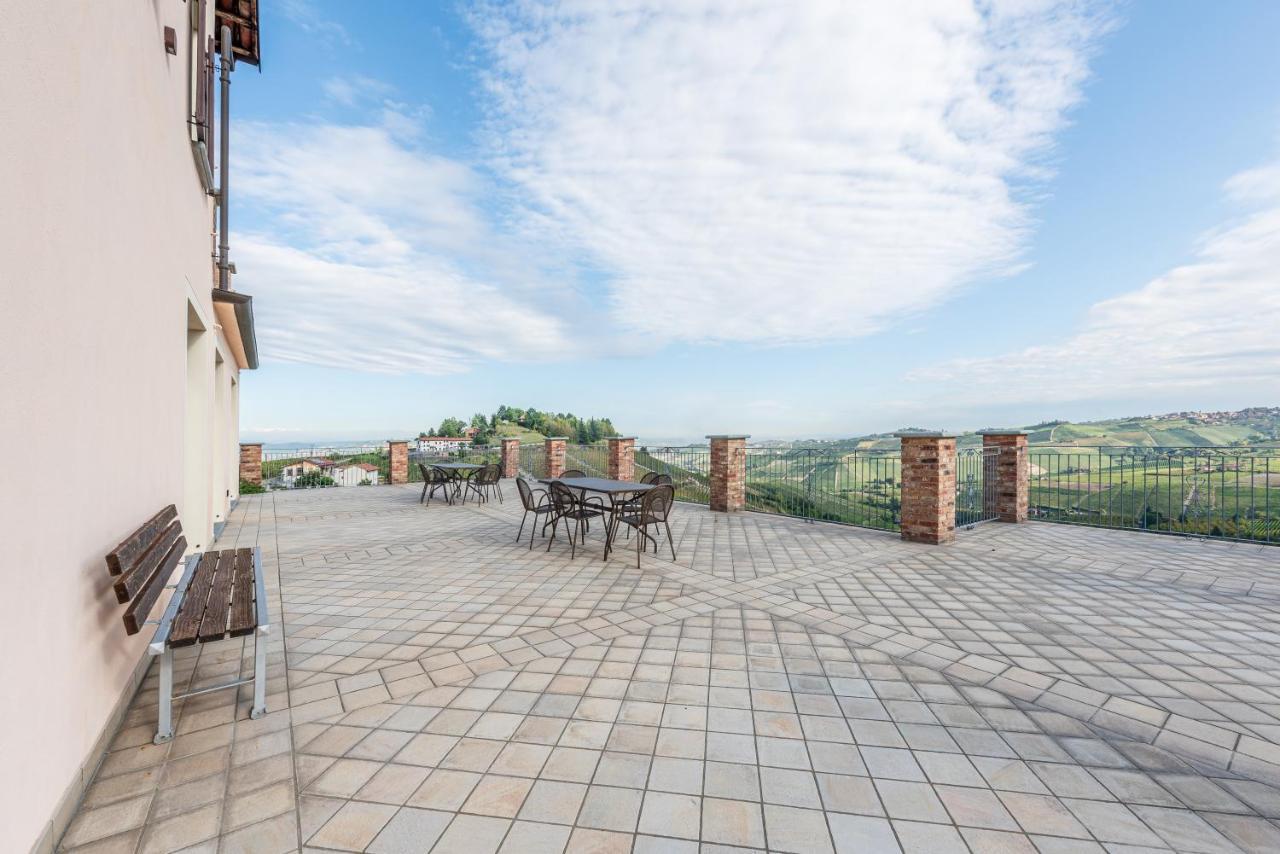 Villa Bricco Paglieri, Entire Villa Альба Экстерьер фото
