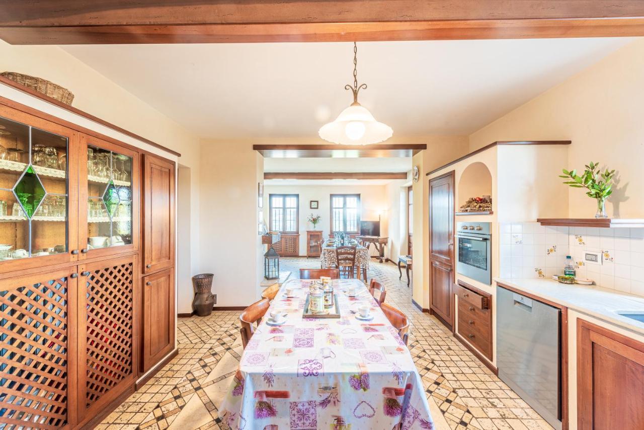 Villa Bricco Paglieri, Entire Villa Альба Экстерьер фото